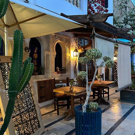 L'Artisan Hotell Harqalah Exteriör bild