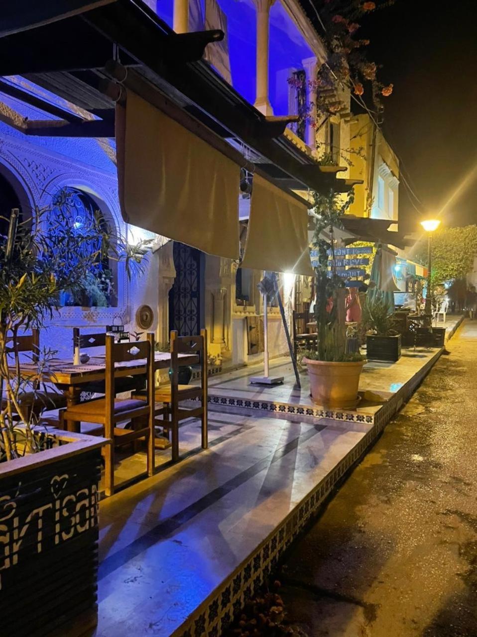 L'Artisan Hotell Harqalah Exteriör bild