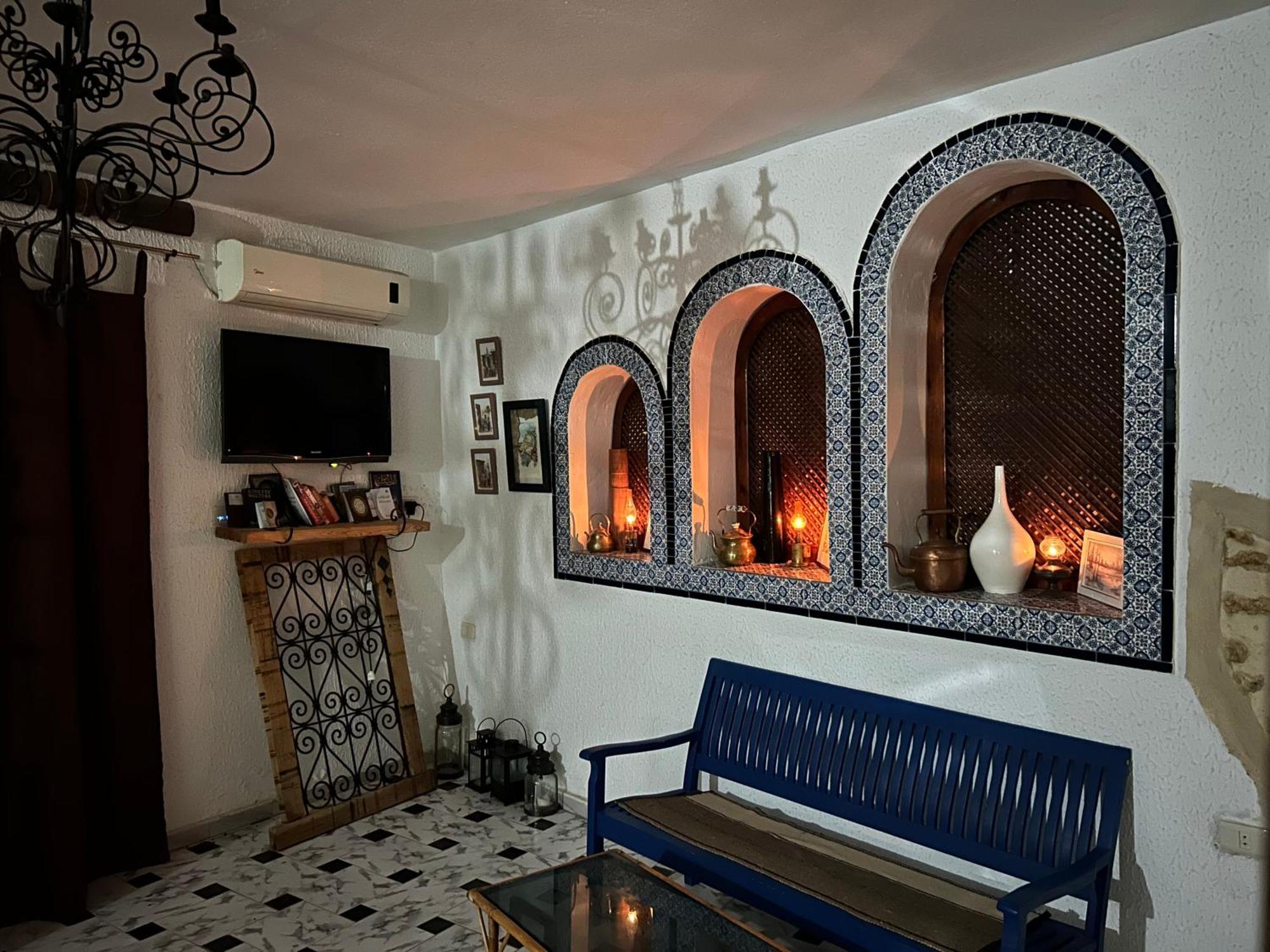 L'Artisan Hotell Harqalah Exteriör bild