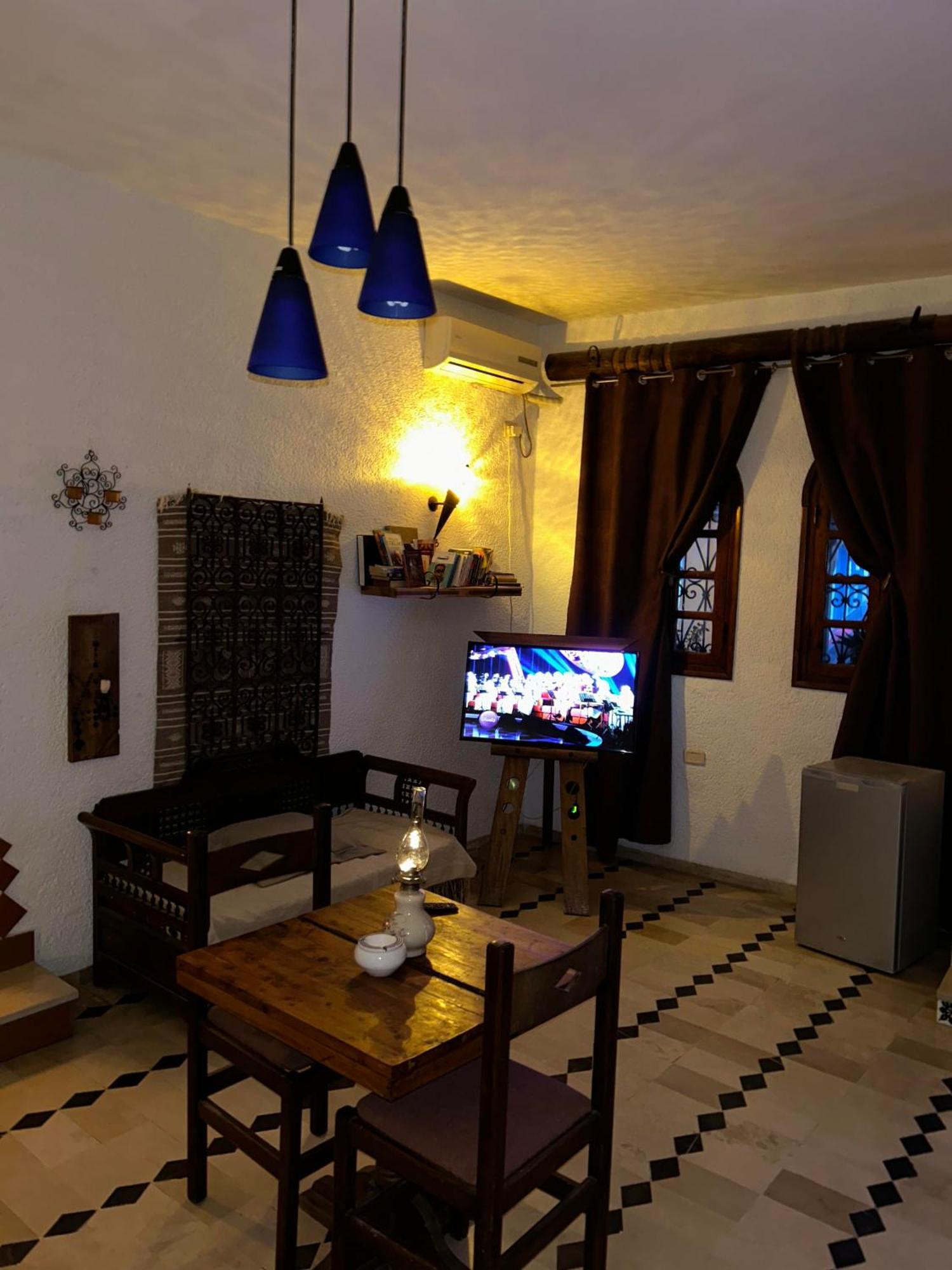 L'Artisan Hotell Harqalah Exteriör bild