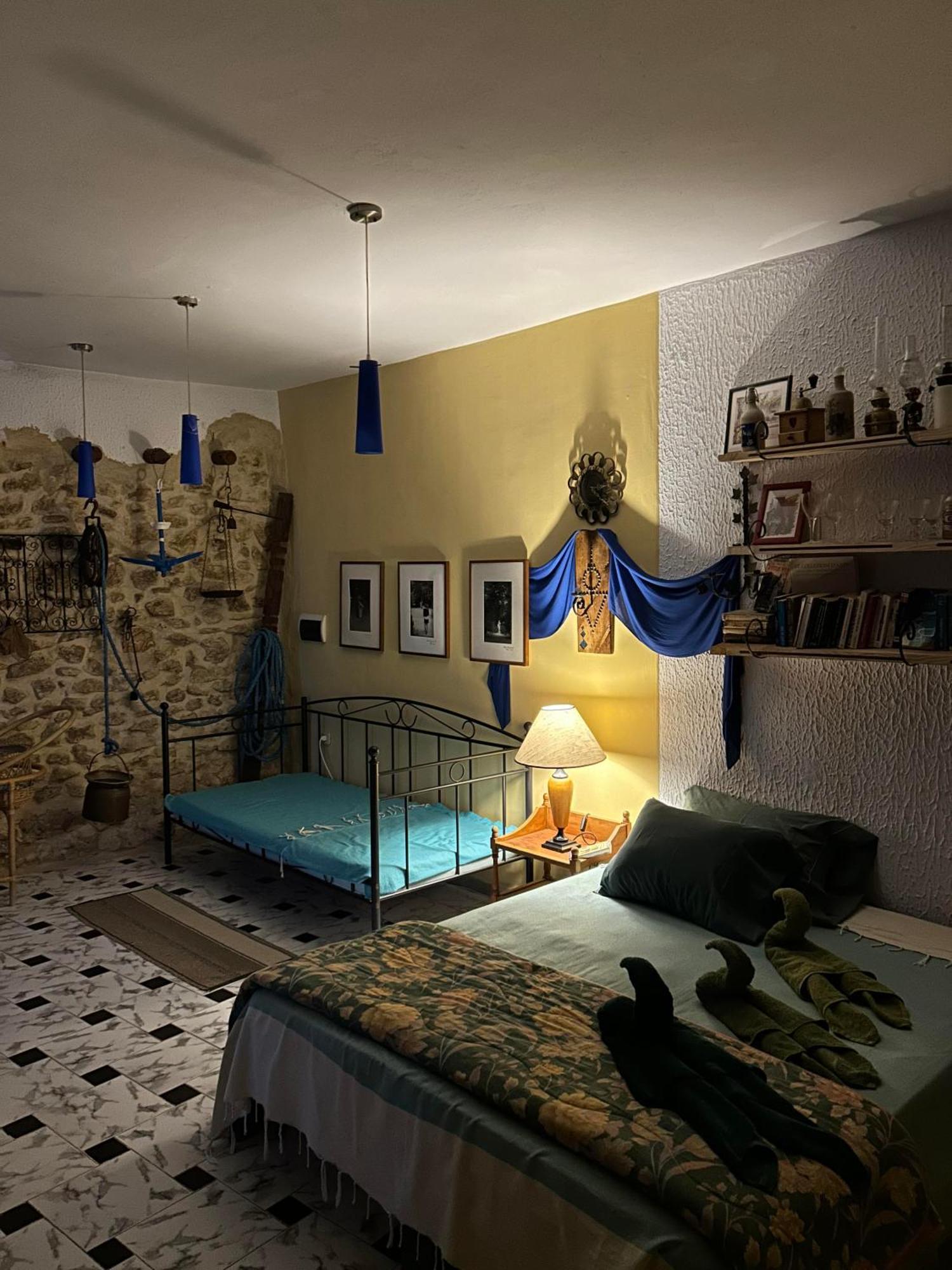 L'Artisan Hotell Harqalah Exteriör bild