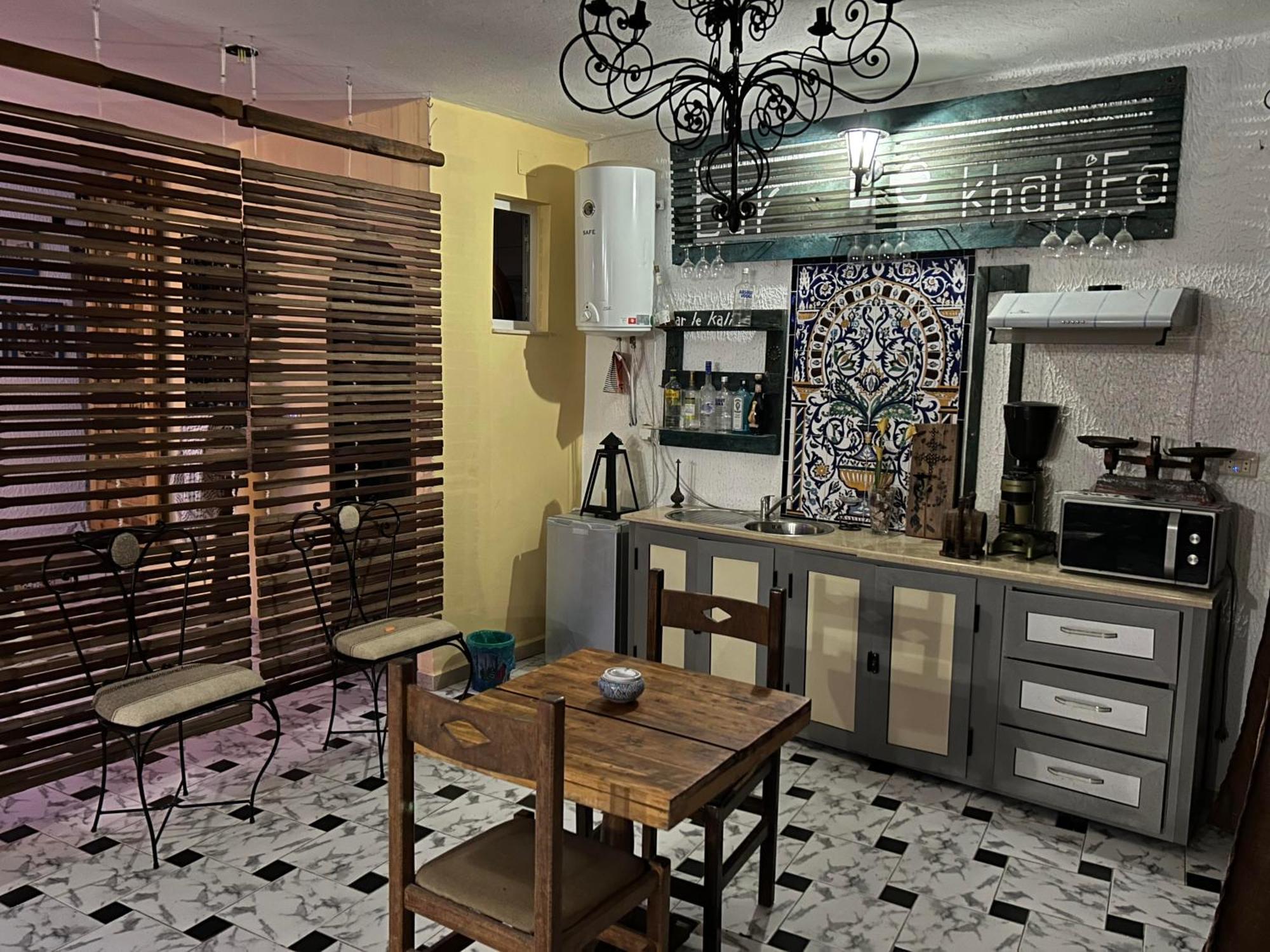 L'Artisan Hotell Harqalah Exteriör bild
