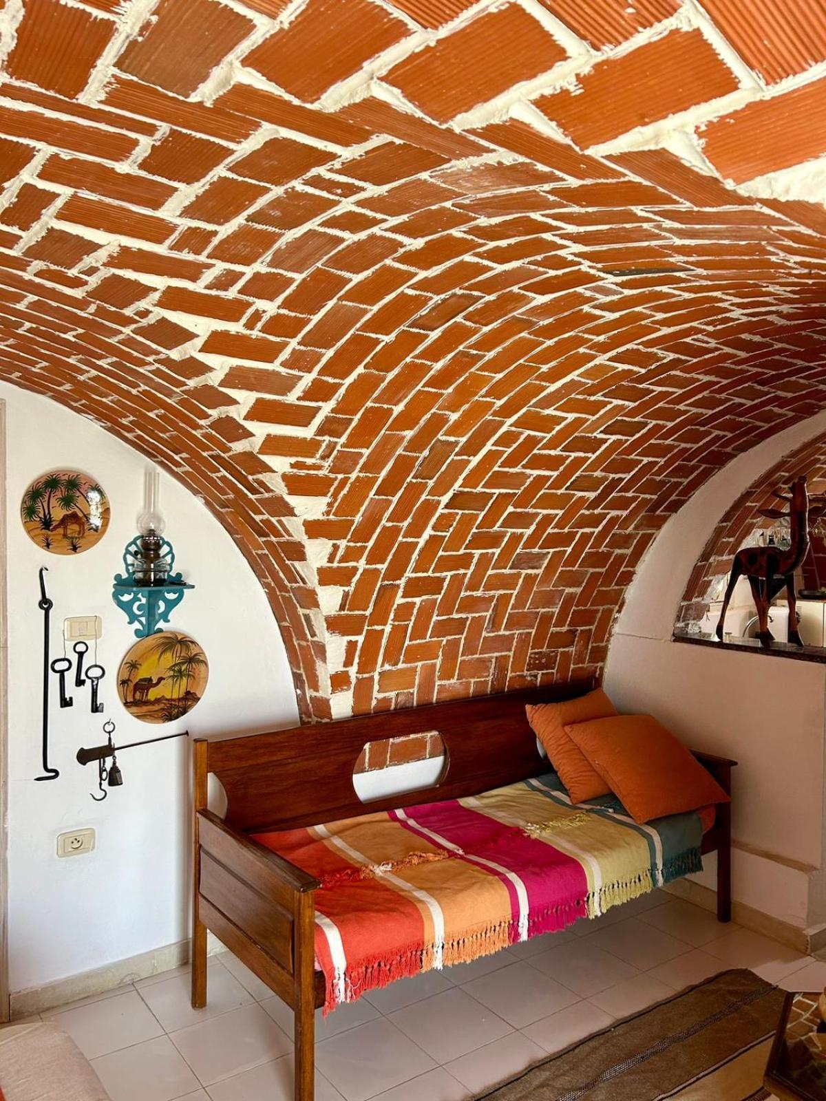 L'Artisan Hotell Harqalah Exteriör bild