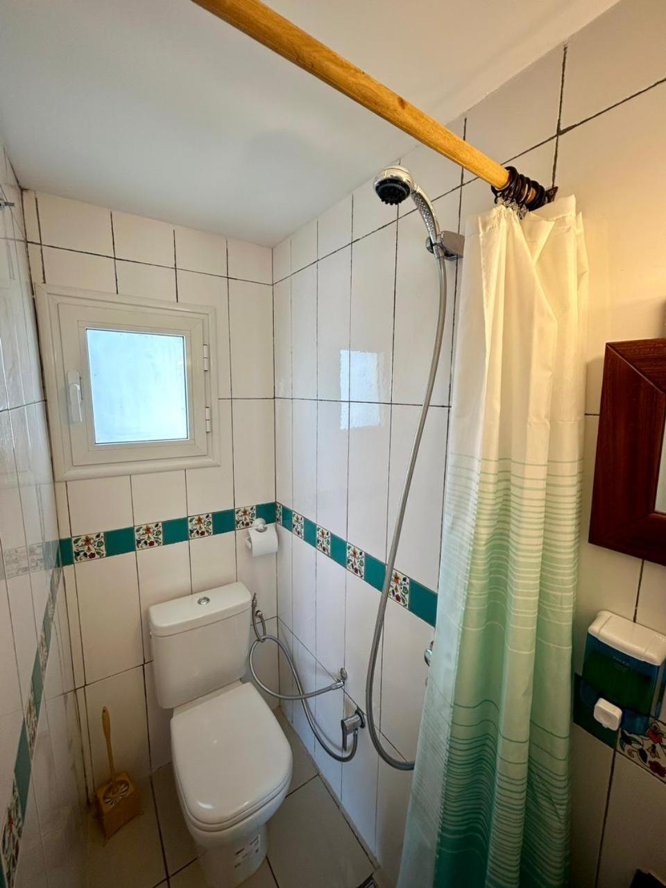 L'Artisan Hotell Harqalah Exteriör bild