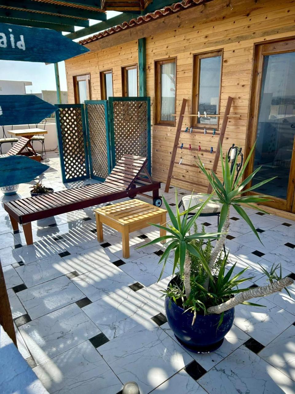 L'Artisan Hotell Harqalah Exteriör bild