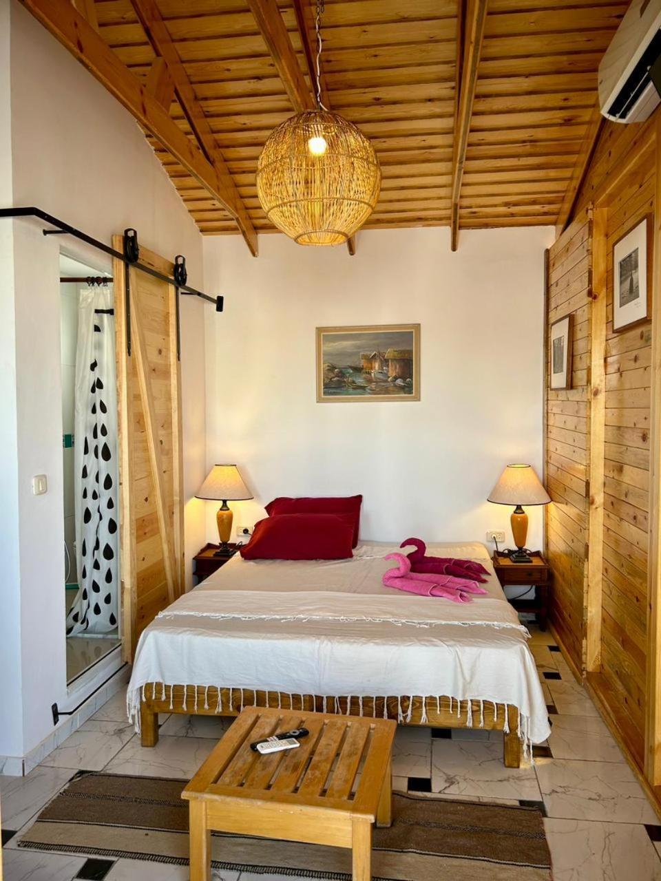 L'Artisan Hotell Harqalah Exteriör bild