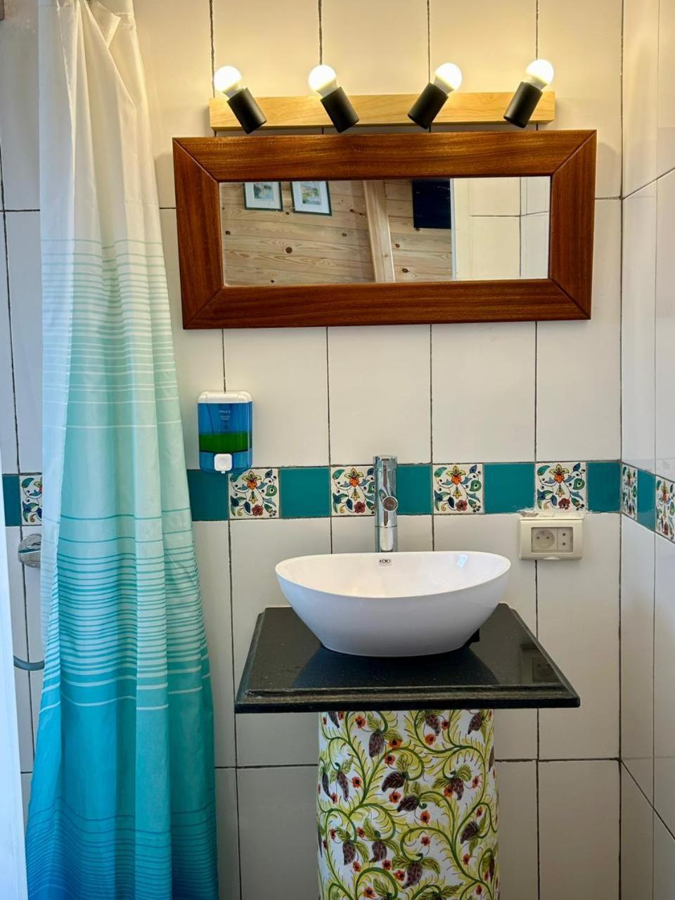 L'Artisan Hotell Harqalah Exteriör bild