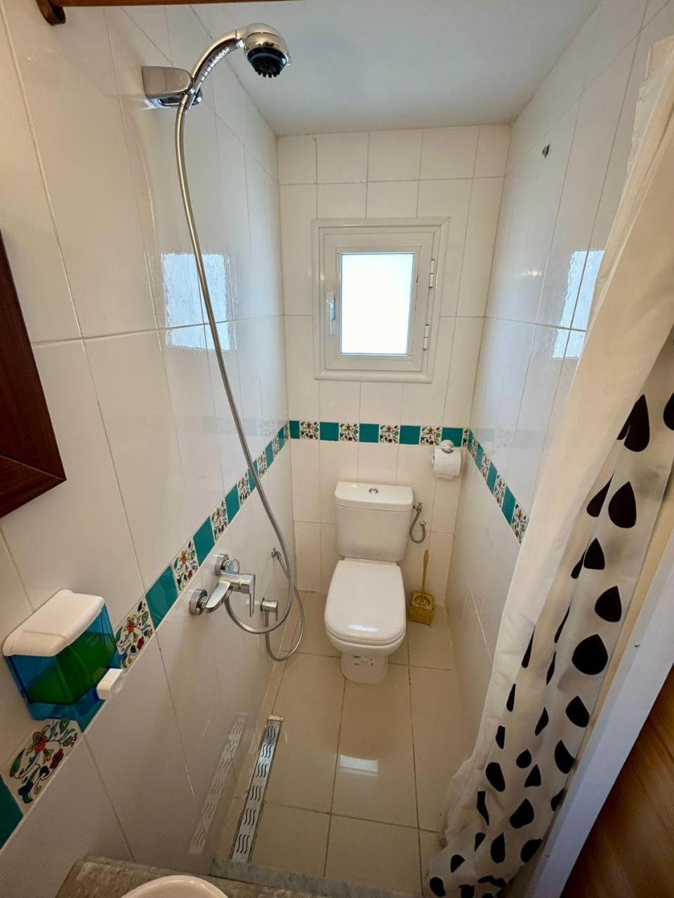 L'Artisan Hotell Harqalah Exteriör bild